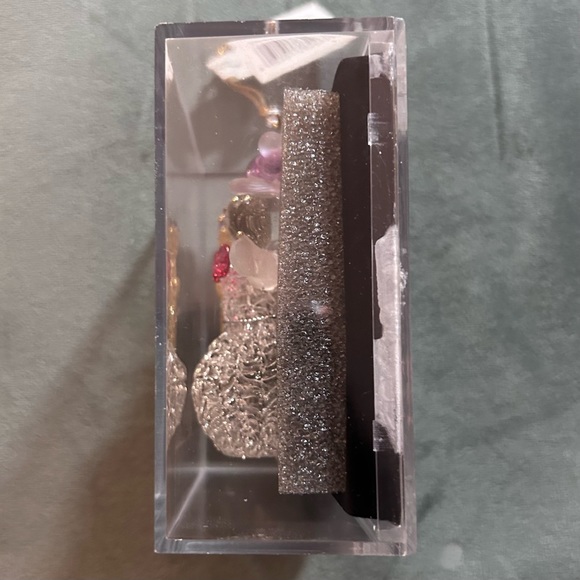 Vintage 3” spun glass SNOWMAN with BROOMSTICK ornament - Picture 3 of 3